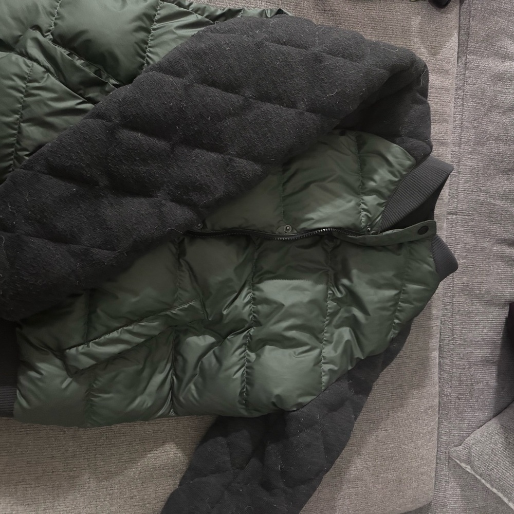 The North Face Men's Black and Green Puffer Jacket